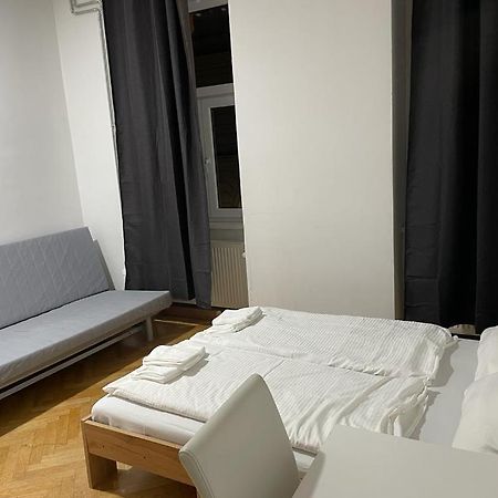 Easybook-In Hotel Виена Екстериор снимка