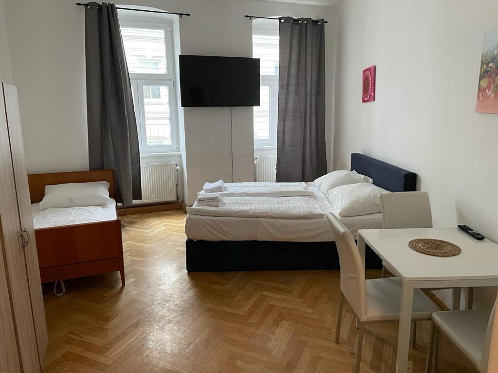 Easybook-In Hotel Виена Екстериор снимка