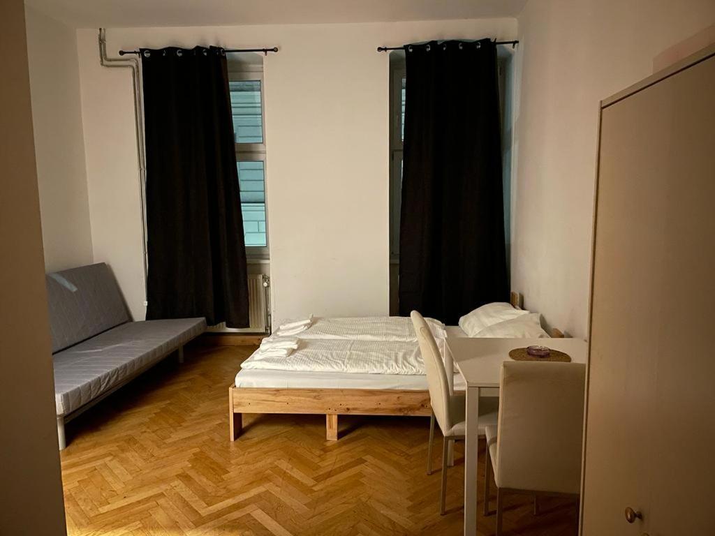 Easybook-In Hotel Виена Екстериор снимка