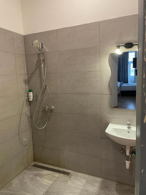 Easybook-In Hotel Виена Екстериор снимка
