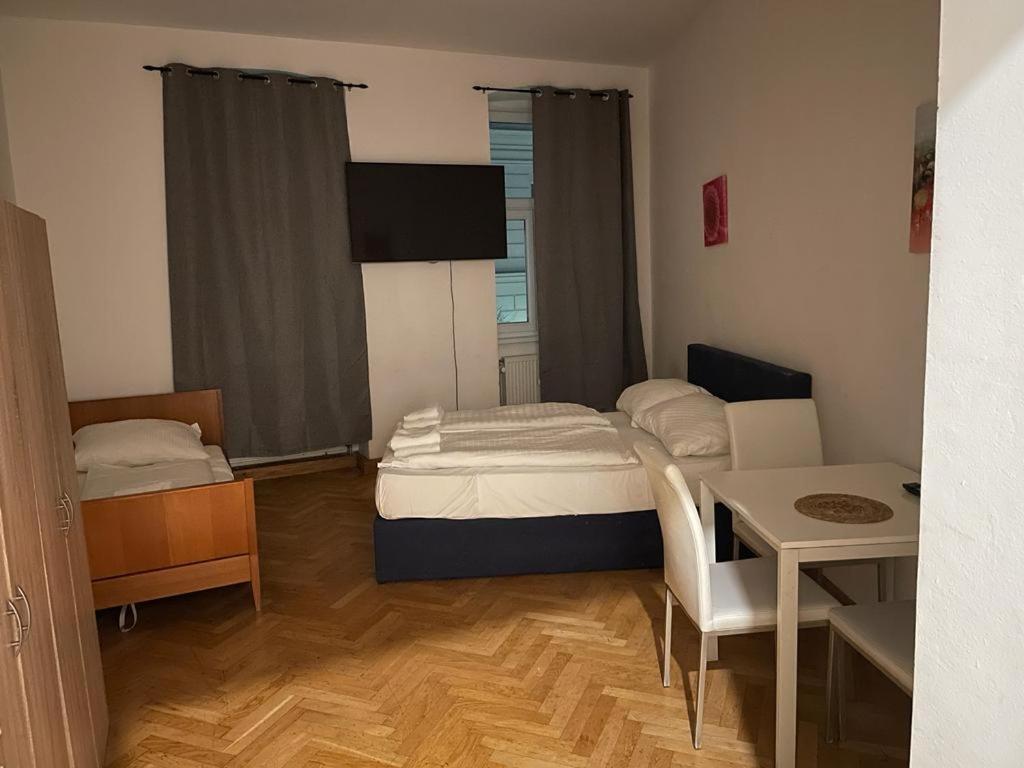 Easybook-In Hotel Виена Екстериор снимка