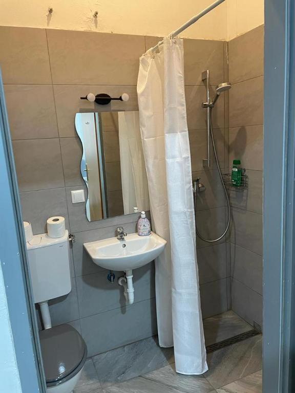 Easybook-In Hotel Виена Екстериор снимка