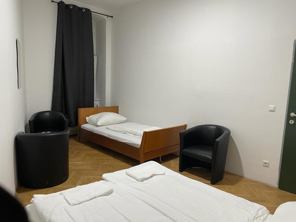Easybook-In Hotel Виена Екстериор снимка