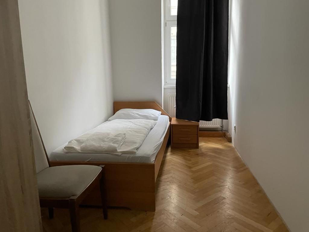 Easybook-In Hotel Виена Екстериор снимка